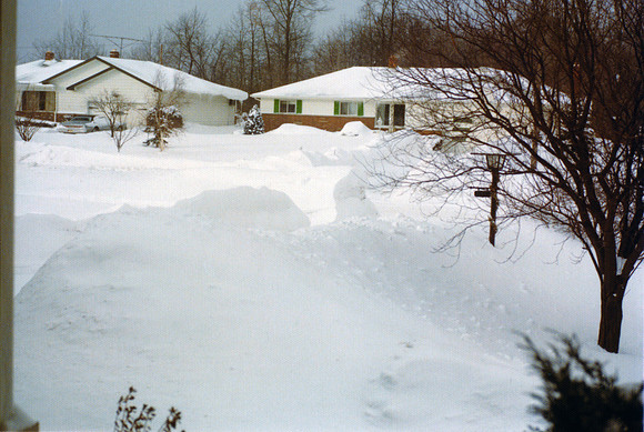 00227_p_14al7q6yx80227